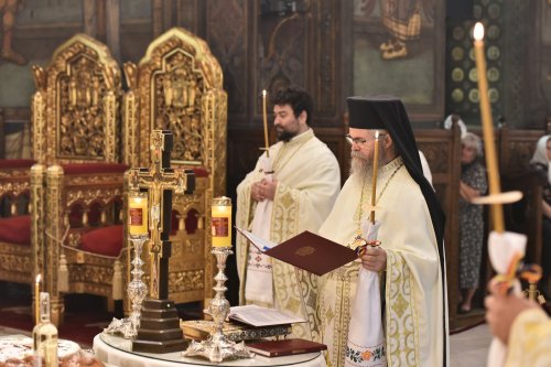 Parastas pentru Mitropoliții Țării Românești la Catedrala Patriarhală Poza 302428