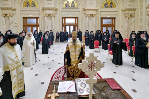 Ședință de lucru a Sfântului Sinod al Bisericii Ortodoxe Române Poza 302446