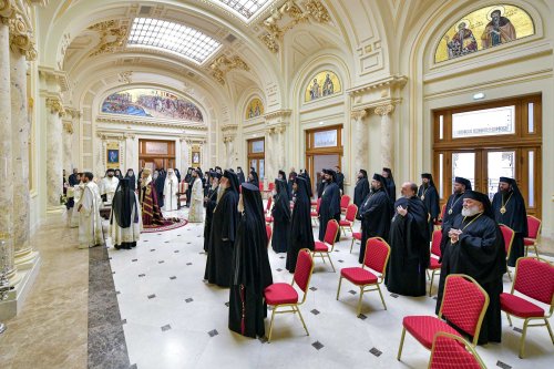 Ședință de lucru a Sfântului Sinod al Bisericii Ortodoxe Române Poza 302448