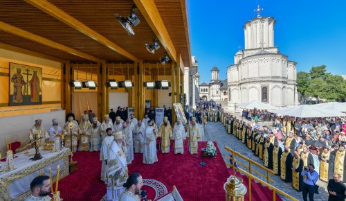 Zi de luminată cinstire a Sfântului Ocrotitor al Bucureștilor la un sfert de mileniu de la venirea cinstitelor sale moaște în Capitală Poza 303164