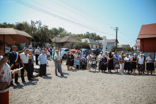 Binecuvântarea noii case parohiale din localitatea clujeană Mica Poza 303475