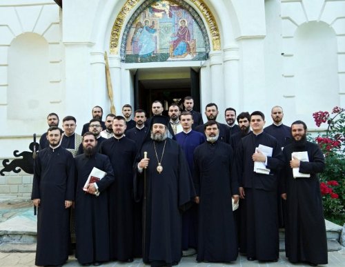 Program de formare pentru tinerii preoți din Arhiepiscopia Iașilor Poza 303688