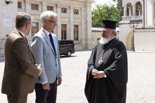 Secretarul de stat pentru Culte și Naționalități de la Budapesta în vizită la Patriarhia Română Poza 303729