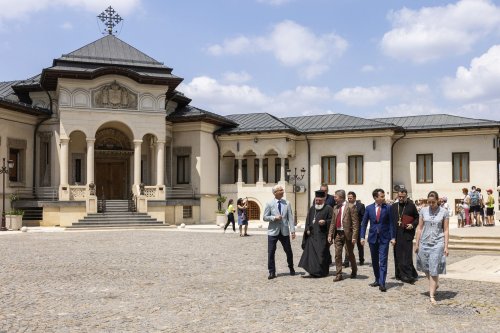 Secretarul de stat pentru Culte și Naționalități de la Budapesta în vizită la Patriarhia Română Poza 303739