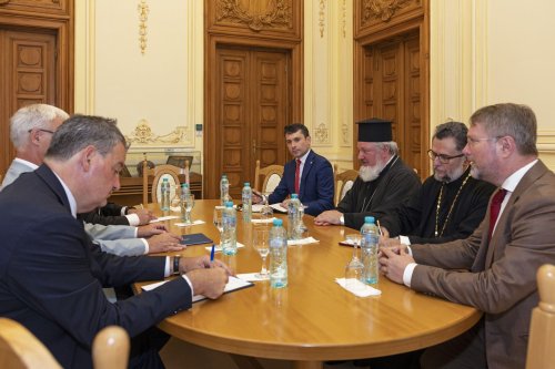 Secretarul de stat pentru Culte și Naționalități de la Budapesta în vizită la Patriarhia Română Poza 303749