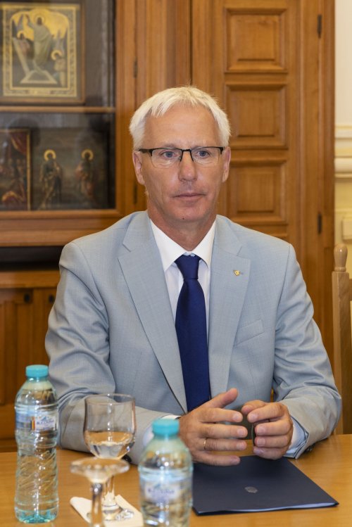 Secretarul de stat pentru Culte și Naționalități de la Budapesta în vizită la Patriarhia Română Poza 303750