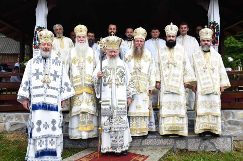 Liturghie arhierească și omagiu pentru Episcopul Gurie Georgiu Poza 303804