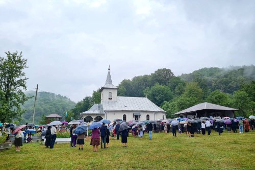 Liturghie arhierească și omagiu pentru Episcopul Gurie Georgiu Poza 303809