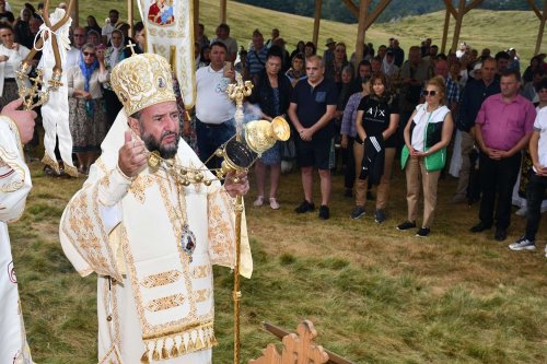 Procesiune spre înălțimi binecuvântate din Banatul Montan Poza 303821