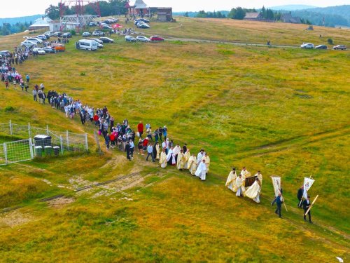 Procesiune spre înălțimi binecuvântate din Banatul Montan Poza 303822