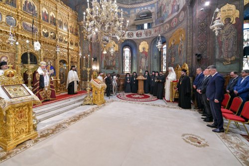 Rugăciune și mulțumire la aniversarea Patriarhului României  Poza 303863