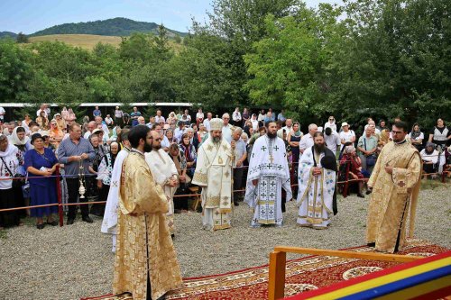 Sfințirea Paraclisului Schitului „Sfântul Mina” din Borlești Poza 303959