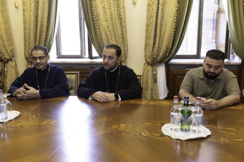 Vizită a delegației Patriarhiei Române la refugiaţii din Armenia Poza 304002