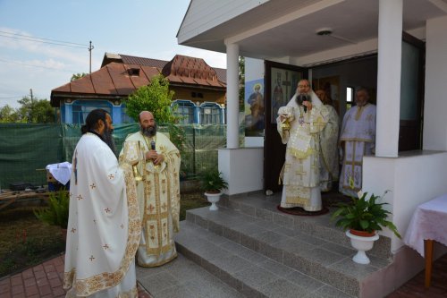 Două capele mortuare sfințite în județul Olt Poza 304053