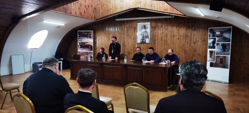 Cerc pastoral al preoților de caritate din municipiul Ploiești Poza 304114