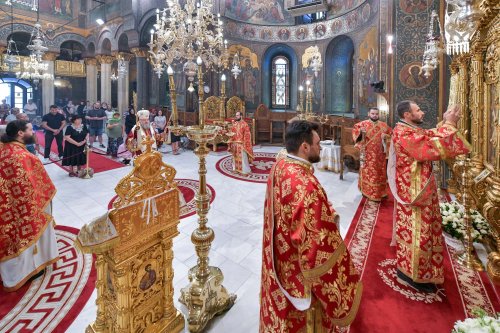 Patriarhii Iustin şi Teoctist au fost pomeniți la Catedrala Patriarhală Poza 304299