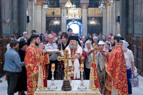 Patriarhii Iustin şi Teoctist au fost pomeniți la Catedrala Patriarhală Poza 304320