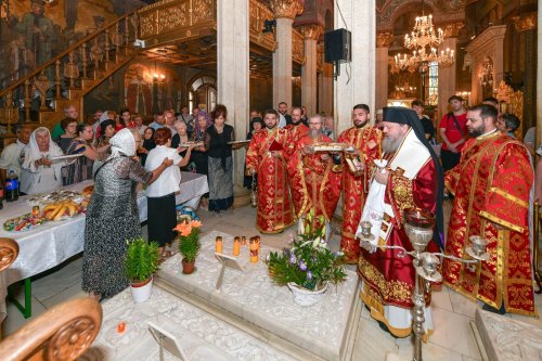 Patriarhii Iustin şi Teoctist au fost pomeniți la Catedrala Patriarhală Poza 304321