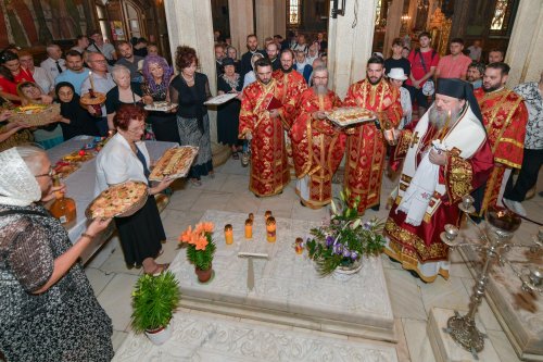 Patriarhii Iustin şi Teoctist au fost pomeniți la Catedrala Patriarhală Poza 304324