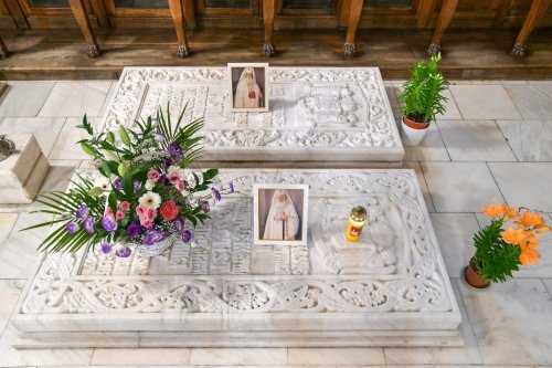 Patriarhii Iustin şi Teoctist au fost pomeniți la Catedrala Patriarhală Poza 304330