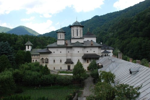 Specificul tradiţiei monahismului ortodox la Mănăstirea Lainici Poza 303634
