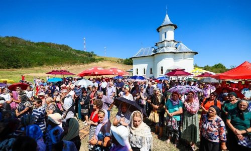 Sfințirea Bisericii din Obârșeni, Vaslui Poza 304492