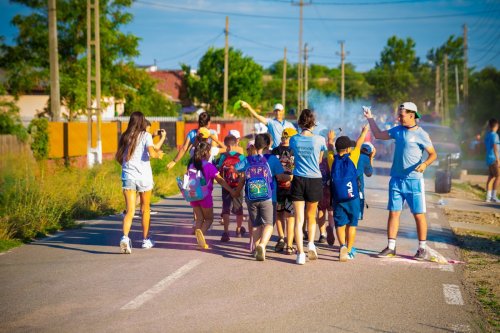 Tabără pentru tineret organizată în parohia ialomițeană Săveni Poza 304817