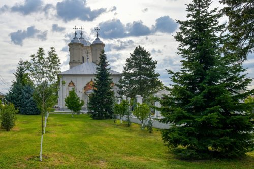 Binecuvântare pentru obștea unei mănăstiri misionare din Ilfov Poza 304831