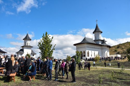 Hramul Mănăstirii Cheile Turzii Poza 305179