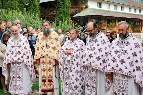 Marea sărbătoare a Mănăstirii Sihla Poza 305255