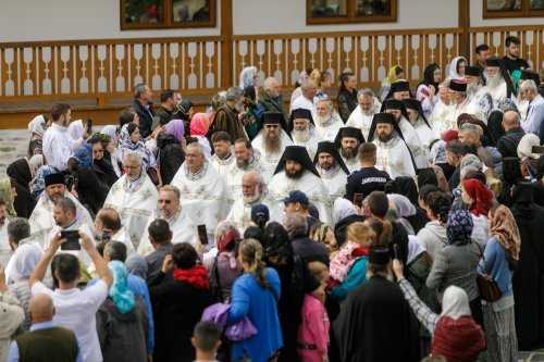 Sobor de ierarhi la hramul Mănăstirii Sihăstria Poza 305276