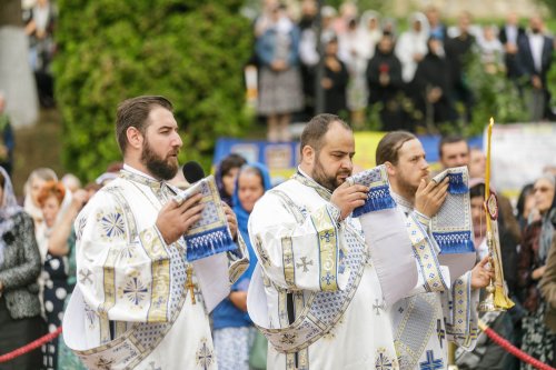 Sobor de ierarhi la hramul Mănăstirii Sihăstria Poza 305288