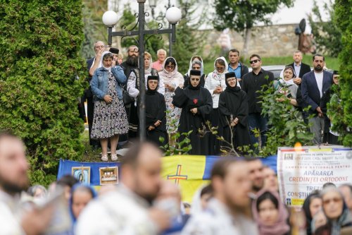 Sobor de ierarhi la hramul Mănăstirii Sihăstria Poza 305289