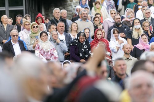 Sobor de ierarhi la hramul Mănăstirii Sihăstria Poza 305296