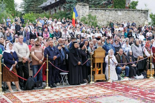 Sobor de ierarhi la hramul Mănăstirii Sihăstria Poza 305299