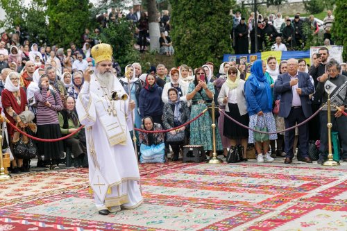 Sobor de ierarhi la hramul Mănăstirii Sihăstria Poza 305300