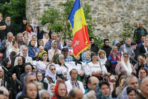 Sobor de ierarhi la hramul Mănăstirii Sihăstria Poza 305305