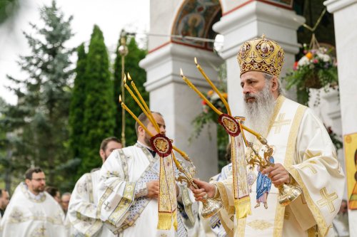 Sobor de ierarhi la hramul Mănăstirii Sihăstria Poza 305313