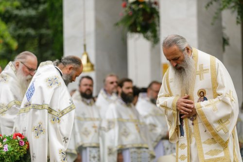 Sobor de ierarhi la hramul Mănăstirii Sihăstria Poza 305320