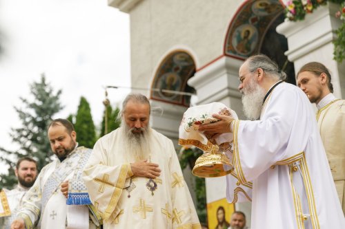 Sobor de ierarhi la hramul Mănăstirii Sihăstria Poza 305323