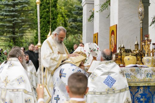 Sobor de ierarhi la hramul Mănăstirii Sihăstria Poza 305329