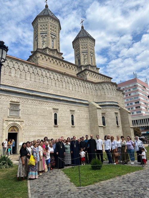 Pelerinaj în cinstea Sfintei Cuvioase Parascheva Poza 305396