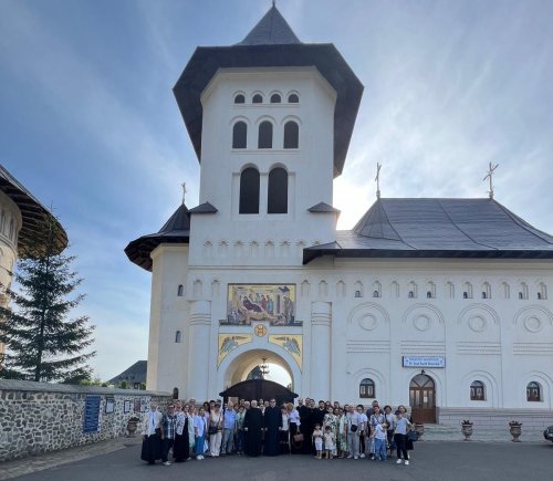 Pelerinaj în cinstea Sfintei Cuvioase Parascheva Poza 305414