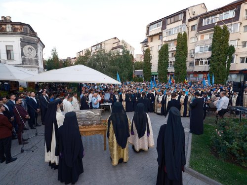 Arhiepiscopia Târgoviștei și-a cinstit ocrotitorul spiritual Poza 305519