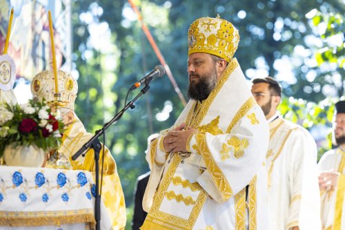 Arhiepiscopia Târgoviștei și-a cinstit ocrotitorul spiritual Poza 305579