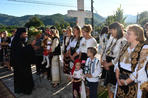 Înnoire la o parohie de pe Valea Bistrei Poza 305820