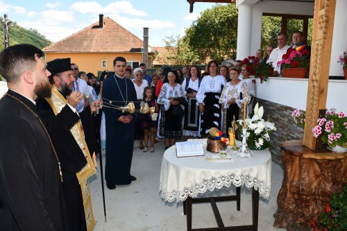 Înnoire la o parohie de pe Valea Bistrei Poza 305821