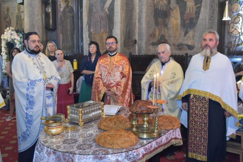 Binecuvântarea Sfântului Apostol Bartolomeu la o parohie bucureșteană Poza 305883