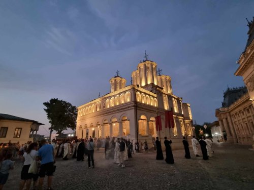 Prohodul Maicii Domnului la Catedrala Patriarhală Poza 305876