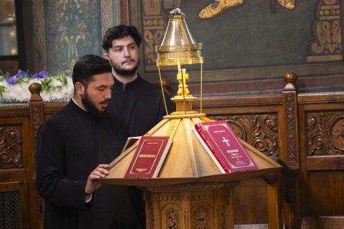 Prohodul Maicii Domnului la Catedrala Patriarhală Poza 305910